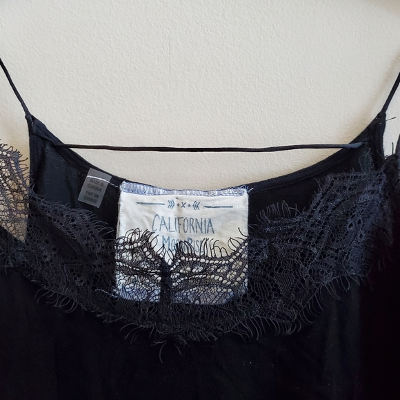 California moon rise camisole with lace XS - Picture 5 of 5